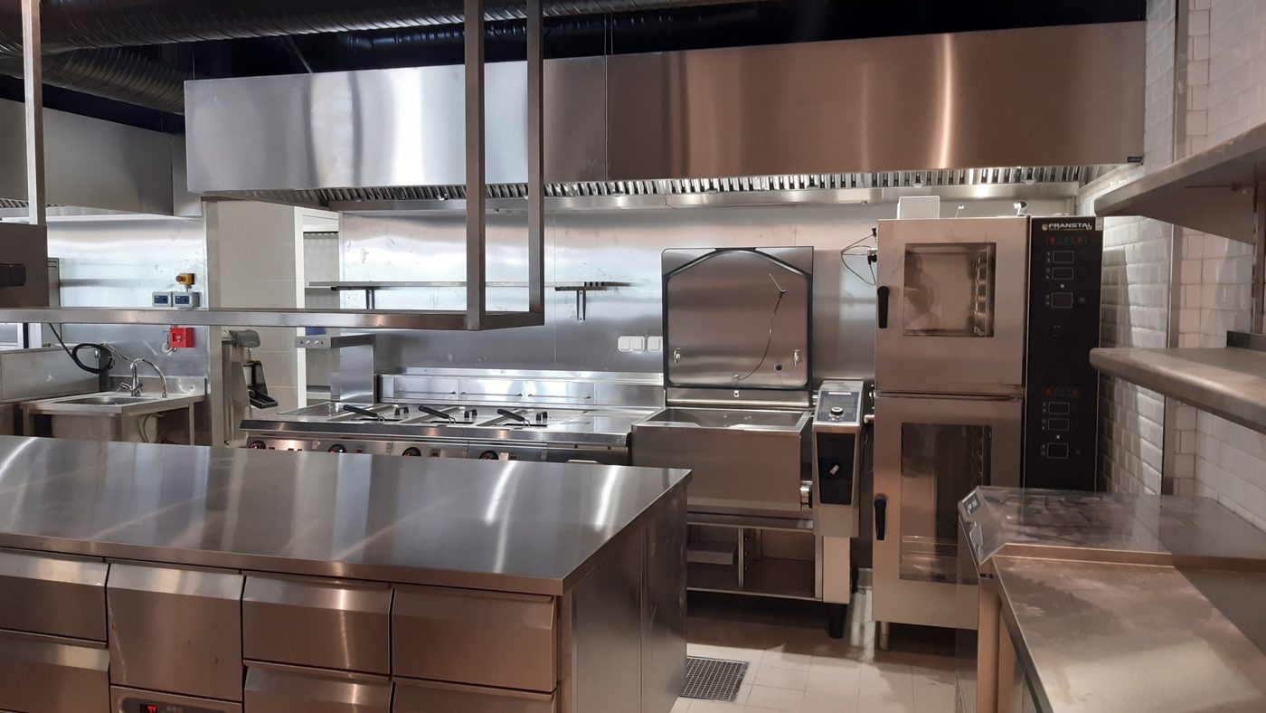Cuisine professionnelle en inox équipée FRANSTAL