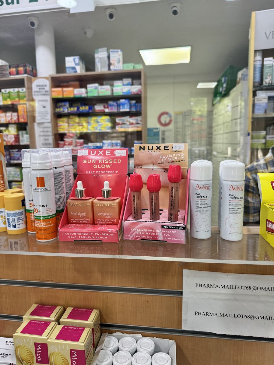 Comptoir pharmacie – produits soin Nuxe et La Roche-Posay