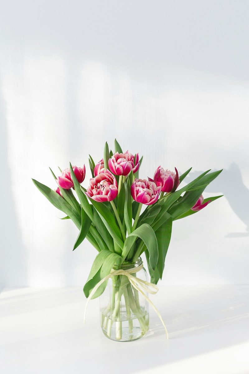 Bouquet de fleurs en hommage