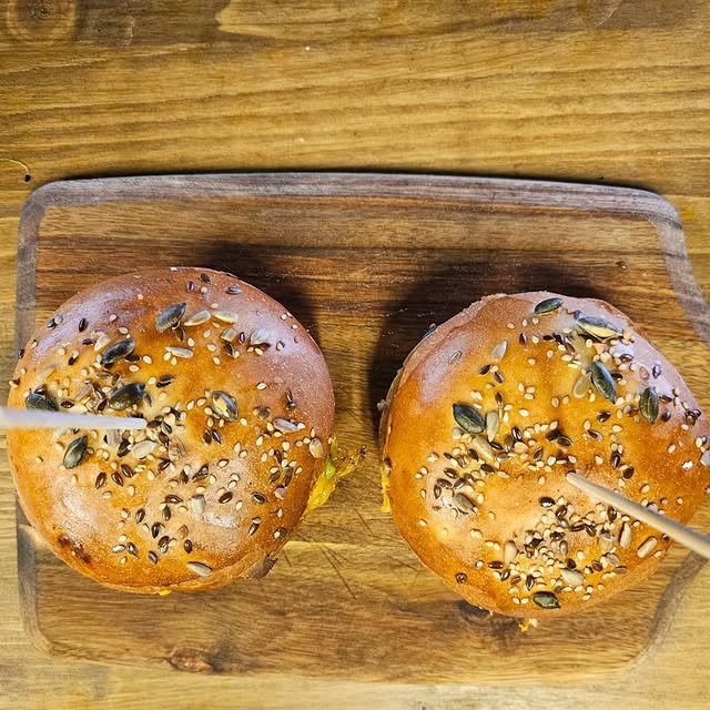 Pains burger faits maison aux graines