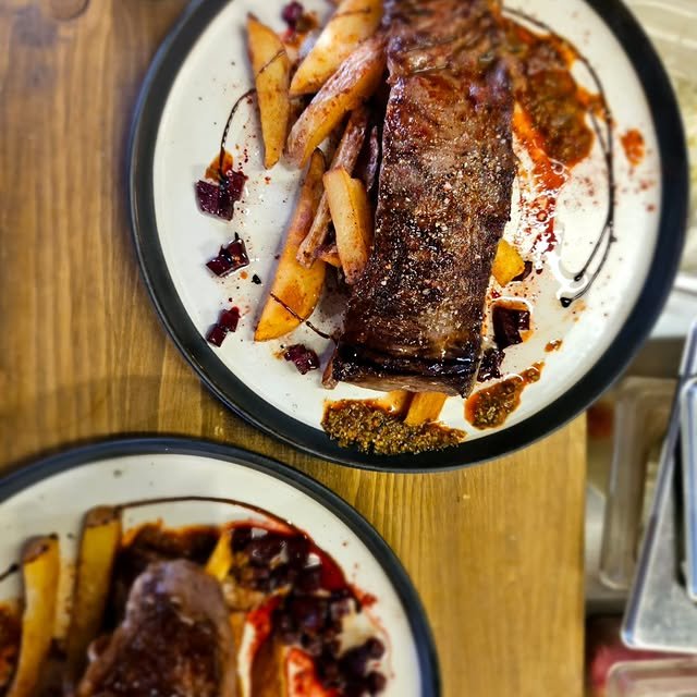 Steak argentin avec chimichurri et frites maison