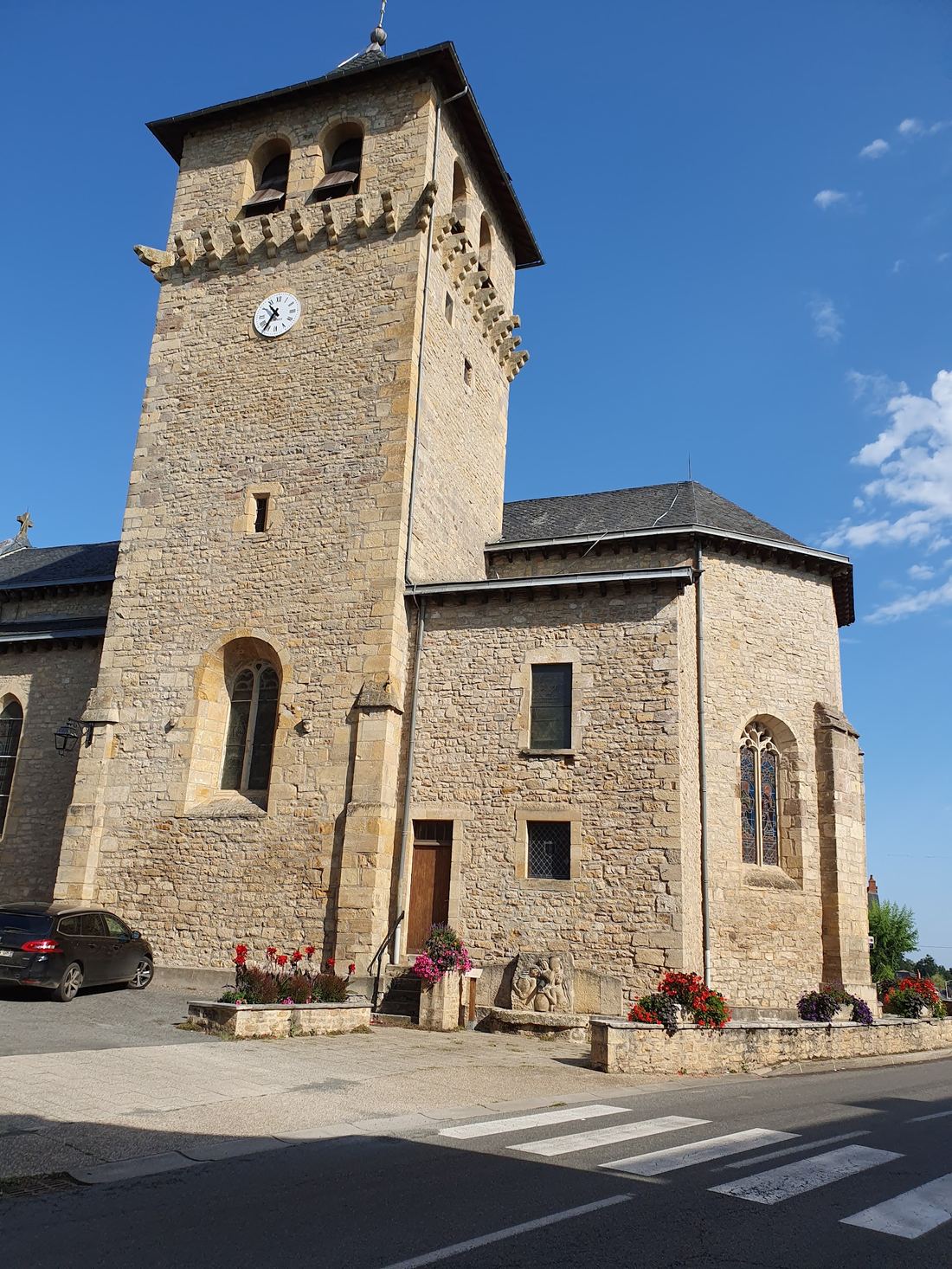 Église en pierre de Montbazin, exemple de patrimoine local