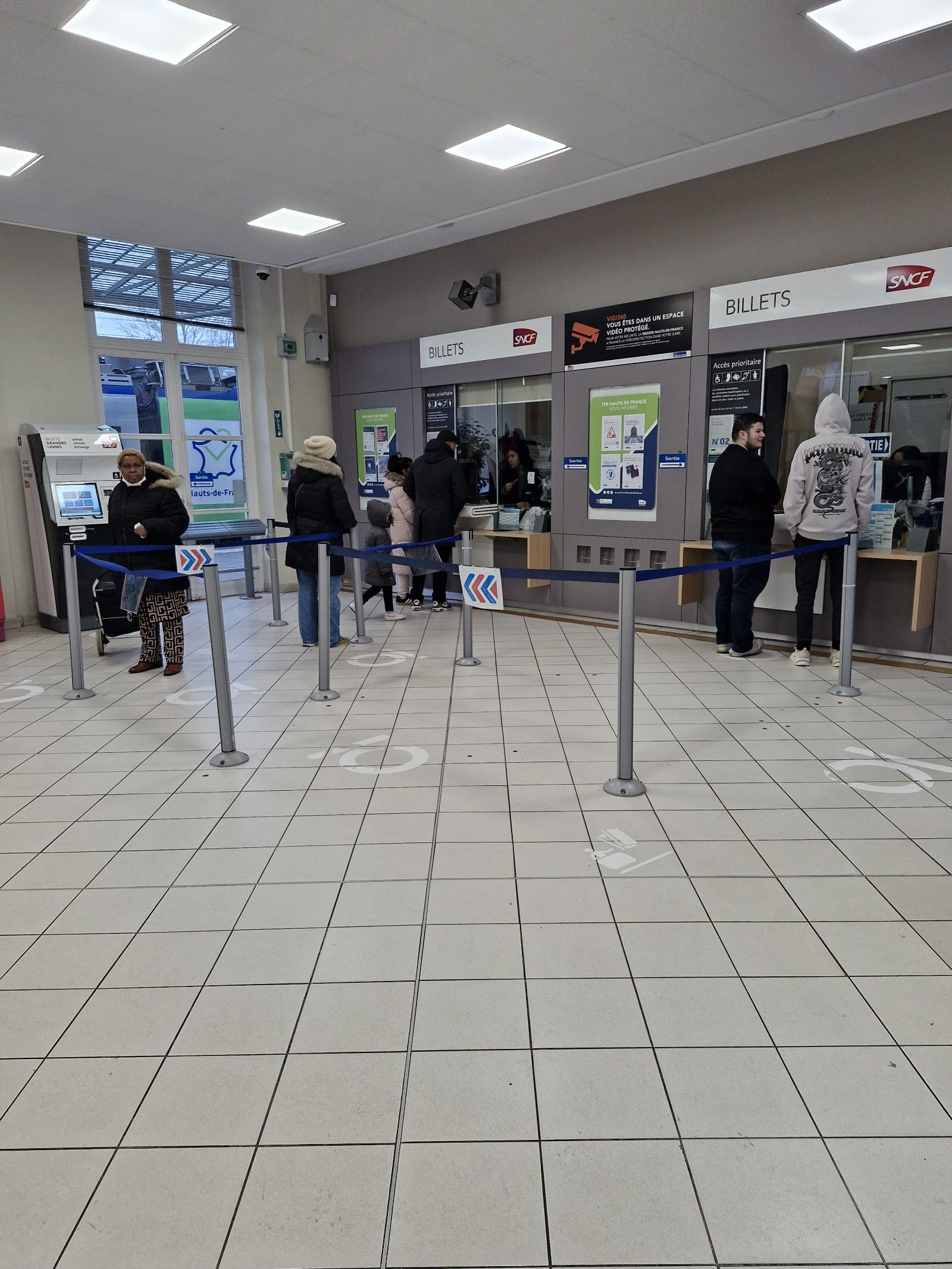 Guichets intérieur Gare SNCF Beauvais
