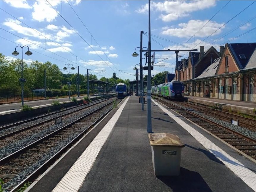 Quais et trains TER Hauts-de-France