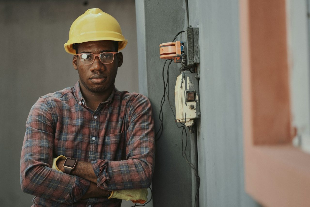 Technicien Spie Batignolles Énergie sur un chantier