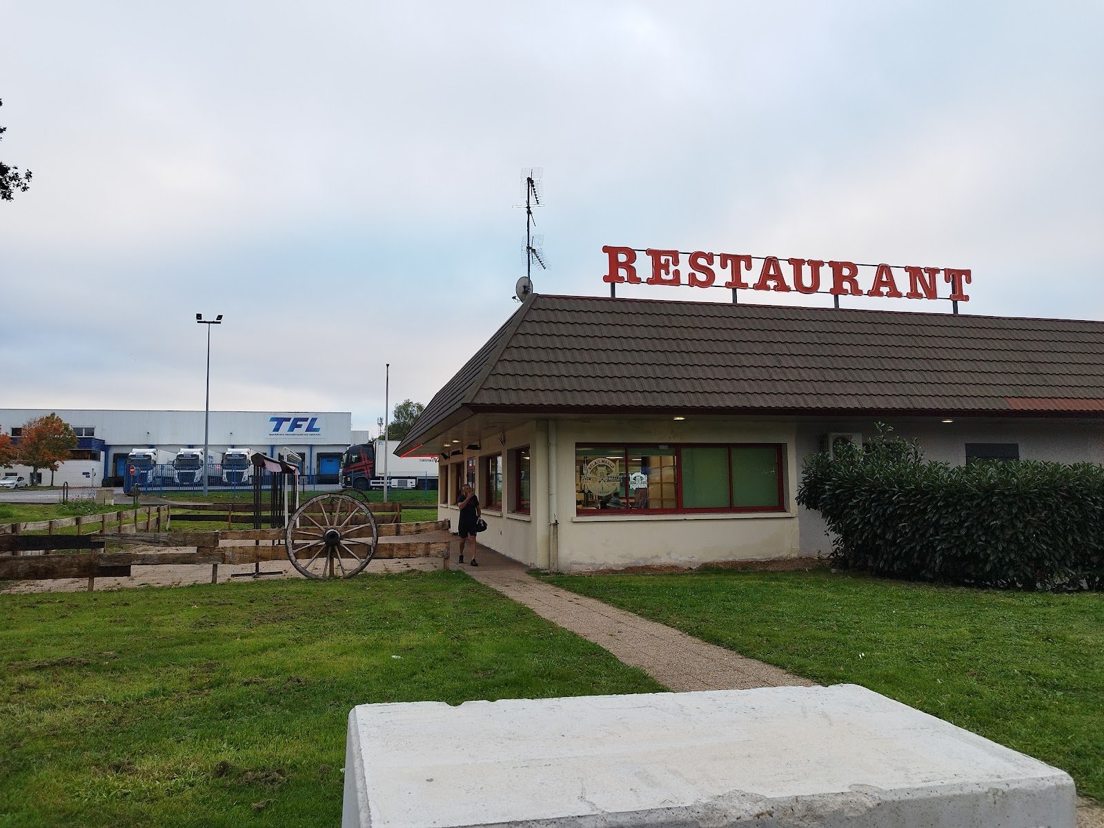 Extérieur Road Center